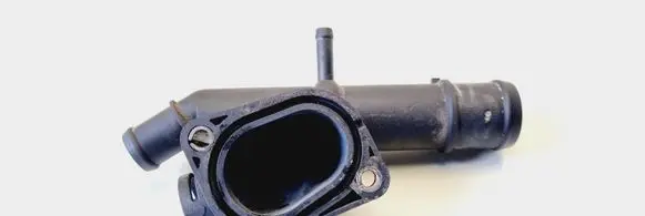 Volkswagen PASSAT B6 Engine coolant pipe/hose 03L121132