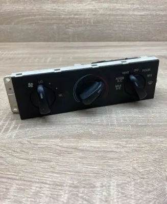 Ford Taurus Climate control unit F2DH19C733AB 04000500
