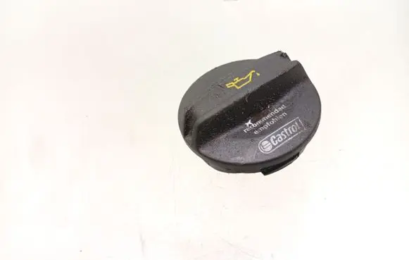 Volkswagen Golf VII Oil filler cap 06K103485A