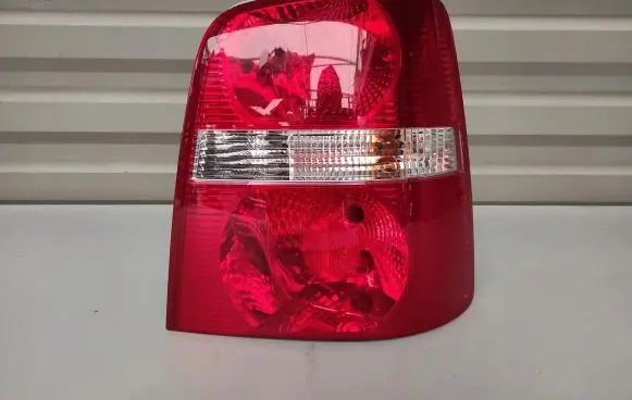 Volkswagen Touran I Rear/tail lights 1T0945096