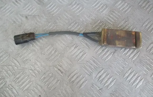 Toyota Corolla E120 E130 Coolant fan relay 