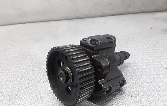 Alfa Romeo 156 Fuel injection high pressure pump 0445010007