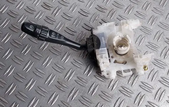 Mitsubishi Pajero Sport I Wiper control stalk R459041XAH 17D743