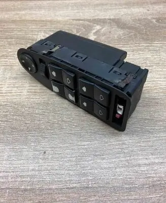BMW 5 E39 Electric window control switch 6904303 03725072 DAMAGED