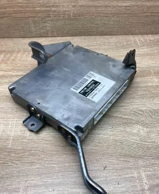 Toyota Yaris Engine control unit/module ECU 8966147080 2750007804