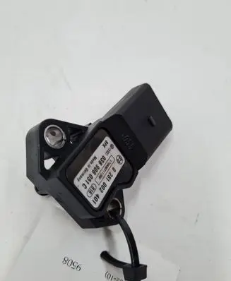 Volkswagen Touareg I Air pressure sensor 038906051C
