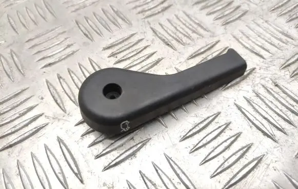 Land Rover Discovery 3 - LR3 Engine bonnet (hood) release handle