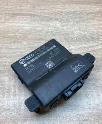 Volkswagen PASSAT B7 Gateway control module 1K0907530P 1K0907951