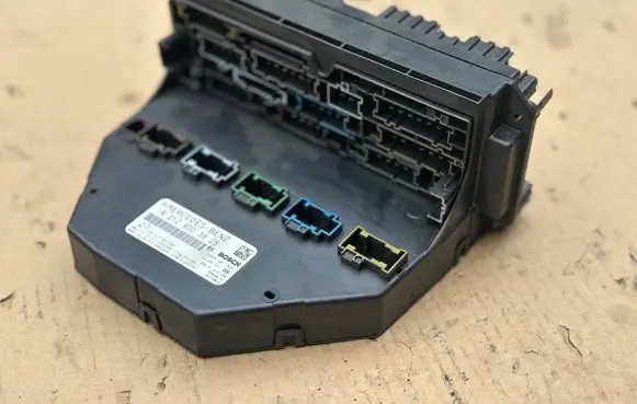 Mercedes-Benz C W204 Fuse box set A2129003825 A2129027308 A2129010907