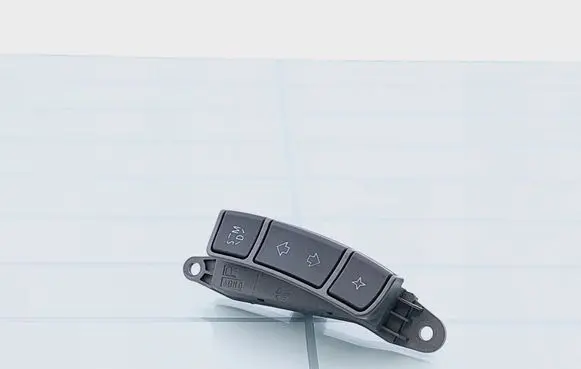 Steering wheel buttons/switches