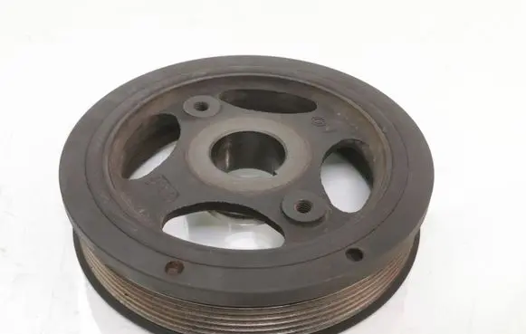 Toyota Avensis T250 Crankshaft pulley 134080R011
