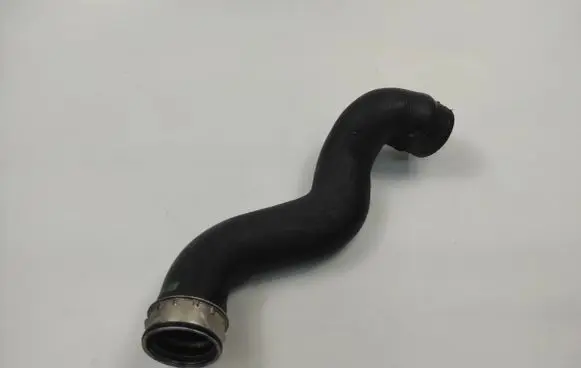 Audi A4 S4 B7 8E 8H Intercooler hose/pipe 8E0145737E