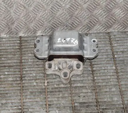 Volkswagen PASSAT B7 Engine mount bracket 1K0199555AT