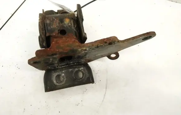 Toyota Avensis T250 Engine mount bracket