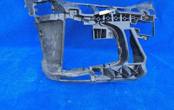 BMW 4 G22 G23 G24 G26 Front bumper mounting bracket 8078612