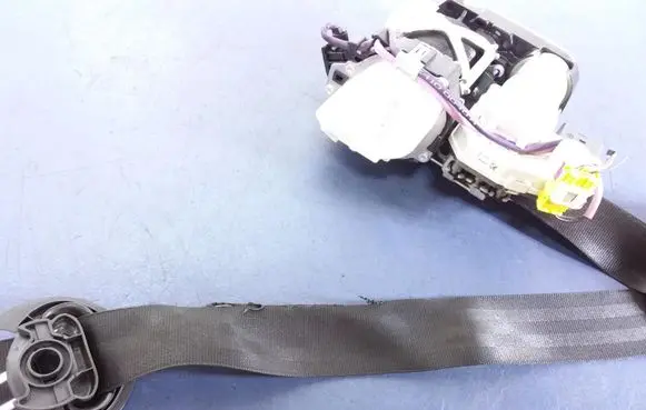 Audi A8 S8 D4 4H Front seatbelt 4H0857706