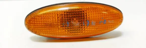 Mazda 626 Front fender indicator light 21461612