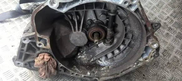 Opel Corsa B Manual 5 speed gearbox 90400197 0081226w418