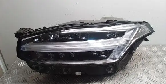 Volvo XC90 Headlight/headlamp 31353153