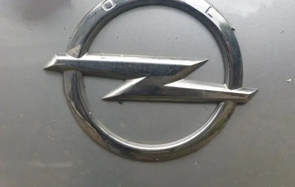 Opel Vivaro Manufacturers badge/model letters 93451378