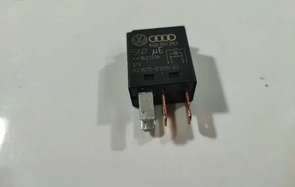 Volkswagen Polo IV 9N3 Other relay 600951253