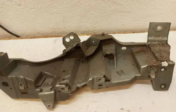 Jaguar S-Type Front bumper mounting bracket 4R838C281A