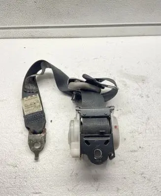 Mitsubishi Grandis Set of seat belts N1527
