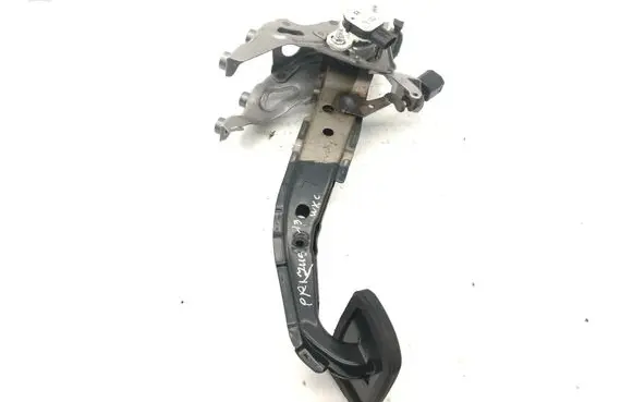 Toyota Prius (XW30) Brake pedal 8951047050
