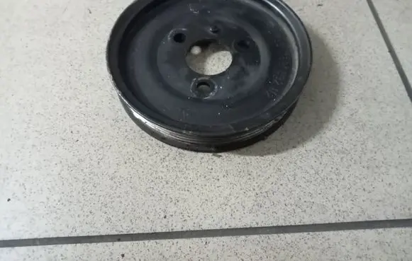 Land Rover Freelander Power steering pump pulley 2249949