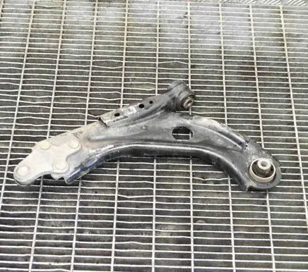 Peugeot 3008 II Front lower control arm/wishbone