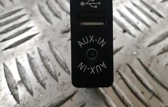 BMW 3 F30 F35 F31 AUX in-socket connector 