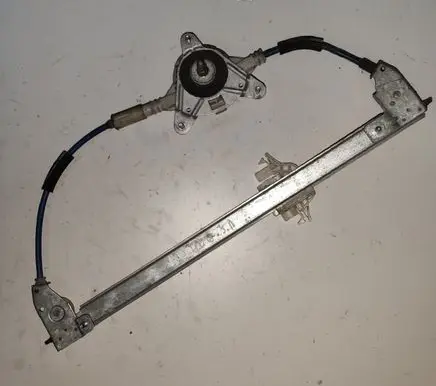 Rear door manual window regulator