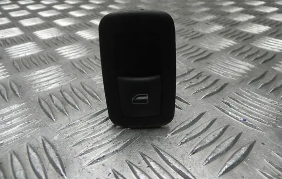 Jeep Cherokee Electric window control switch P68214156AB T6412