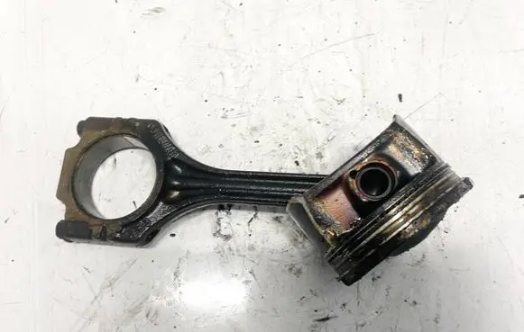 Volkswagen Golf V Piston with connecting rod 036lah
