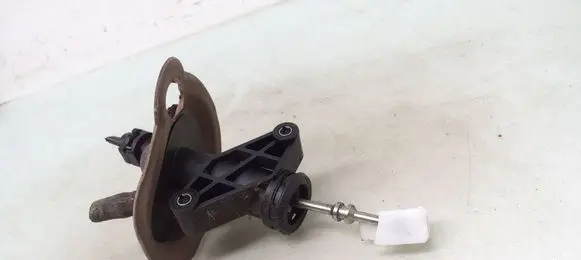 Ford Mondeo Mk III Clutch master cylinder 1S717A543AE