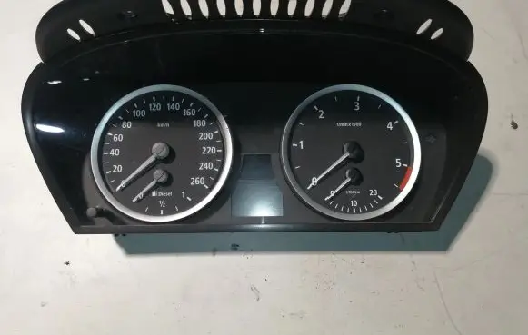 BMW 5 E60 E61 Speedometer (instrument cluster) 6958600 62116958600