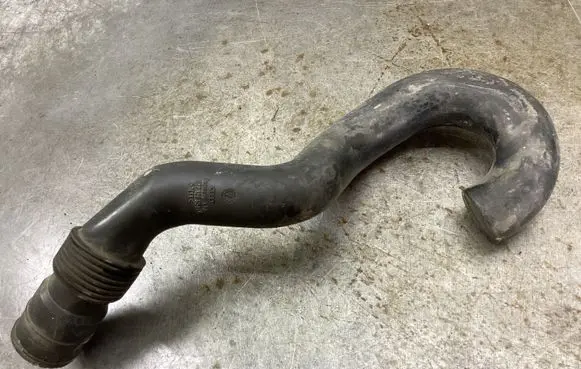 Audi A8 S8 D3 4E Air intake hose/pipe 077129951C