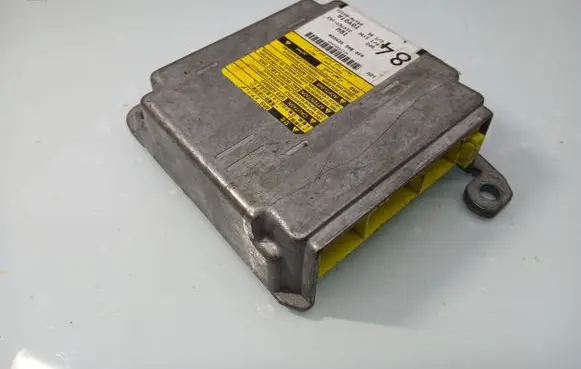 Toyota Avensis T250 Airbag control unit/module 215767102 8917005121