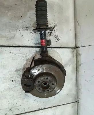 BMW X5 E53 Front wheel hub spindle knuckle