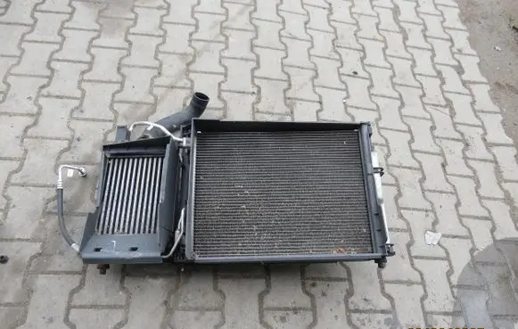 Dacia Sandero II Coolant radiator 214104684R 1712081000 21410B680D
