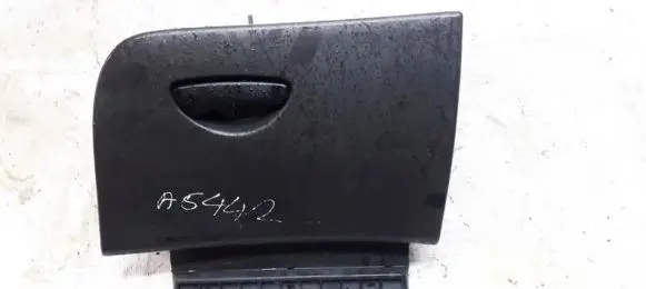 Ford Focus Glove box