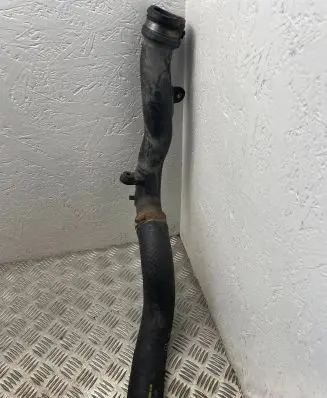 Coolant pipe/hose