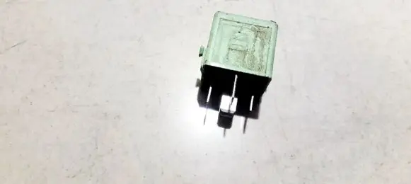 BMW 5 E39 Other relay 61368373700 v23134-k59-x312