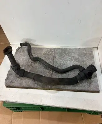 Coolant pipe/hose