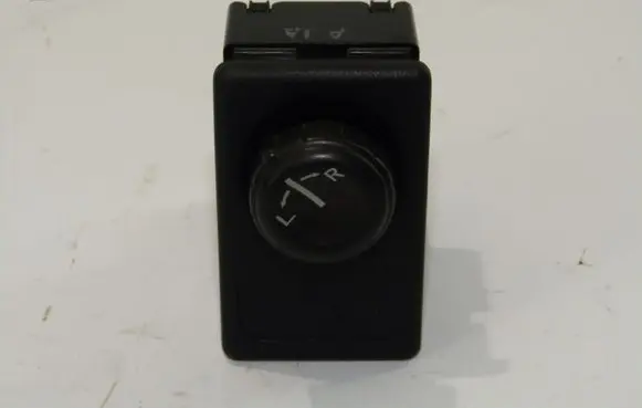 Wing mirror switch