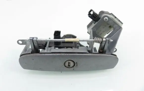 Volkswagen Polo IV 9N3 Rear door exterior handle/bracket 6Q5827565A