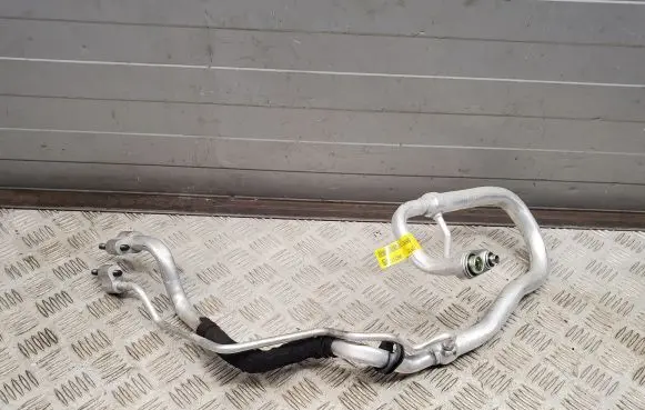 Jeep Grand Cherokee Air conditioning (A/C) pipe/hose 68217214AD