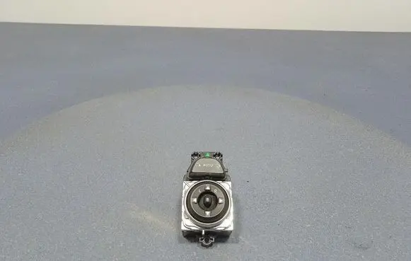 Hyundai i30 Mirror heating switch 39Y480-1110