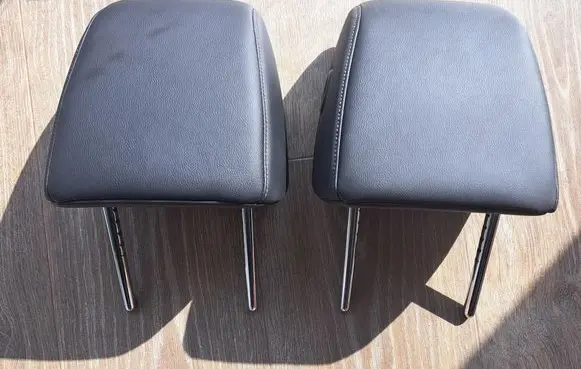 Honda CR-V Front seat headrest WQD