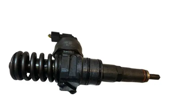 Skoda Octavia Mk2 (1Z) Fuel injector 038130073AG 0414720215 0414720265